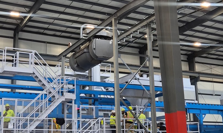 The fastest all-wheel drive, traveling bucket system in the industry!